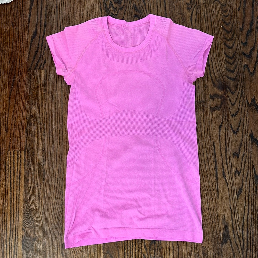 Lululemon Swiftly Tech short sleeve - size 8